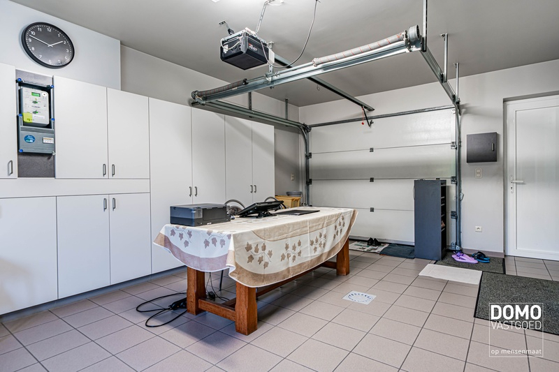 UITZONDERLIJK PERCEEL VAN 2 HA 50 A MET RUIME WONING EN TAL VAN MOGELIJKHEDEN 