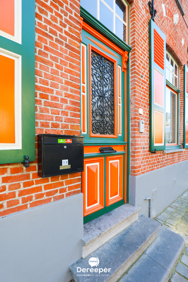 Karaktervolle woning met 3 slaapkamers en prachtige zuidgerichte tuin in hartje Jabbeke 