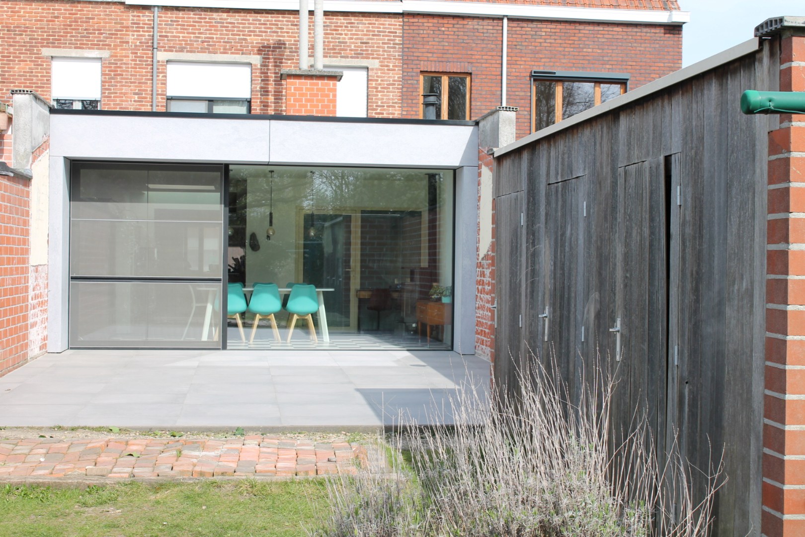 Ruime hedendaagse gezinswoning met 4 slaapkamers op gunstige ligging! 