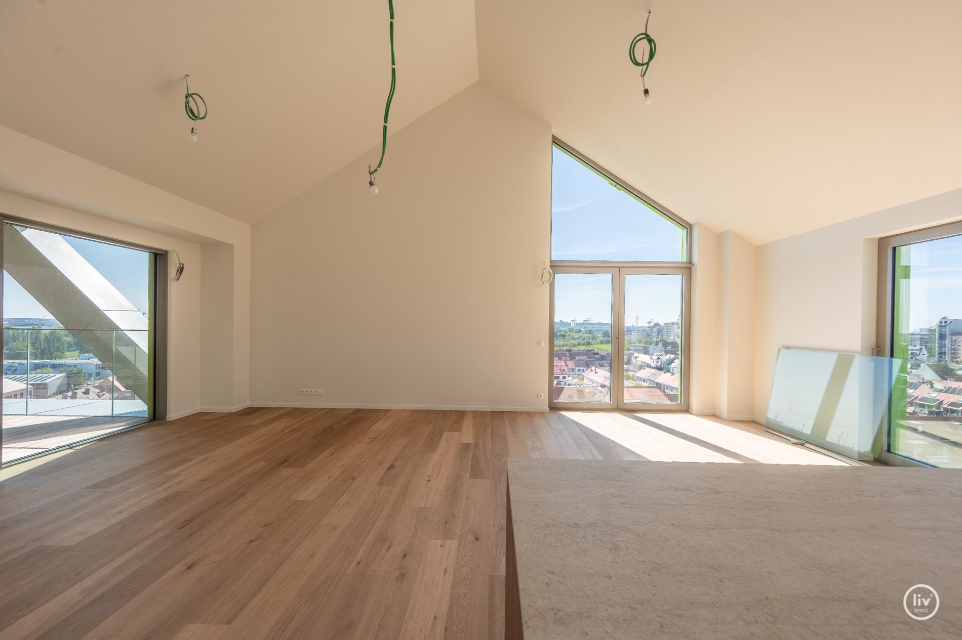 Centraal gelegen 3-kamer appartement te Res. Hoost: Centraal gelegen 3-kamer appartement te Res. Hoost: Zondag 4/01 (14u tot 17u): 