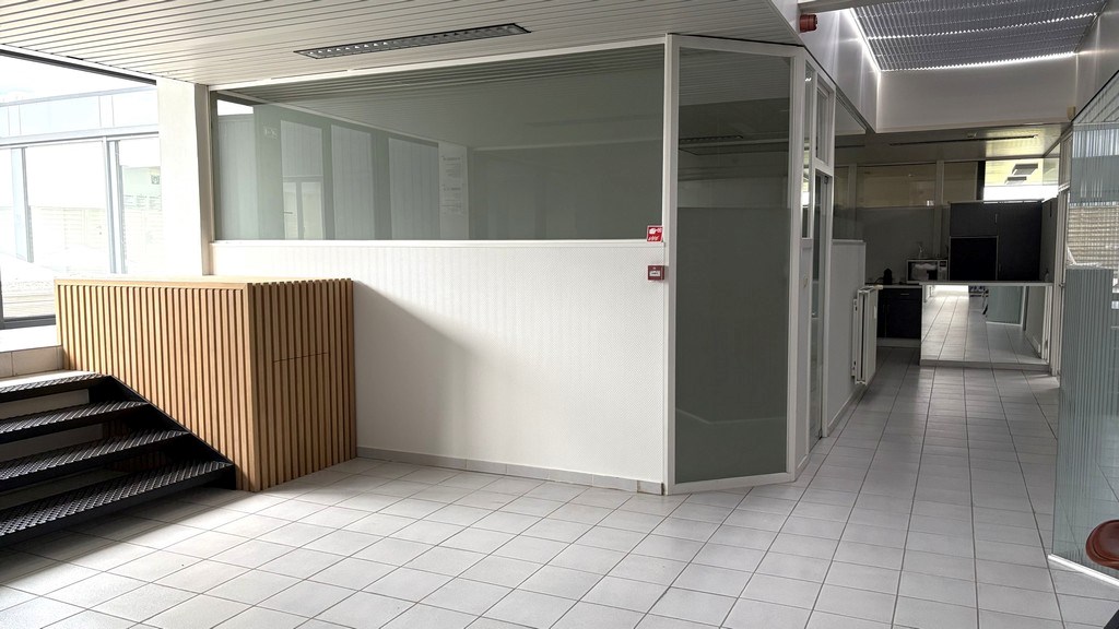 Kantoren en opslagruimte te huur in Nazareth