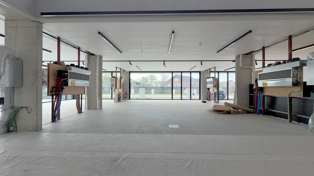 Nieuwbouw kantoorgelijkvloers te huur aan N70 in Lochristi