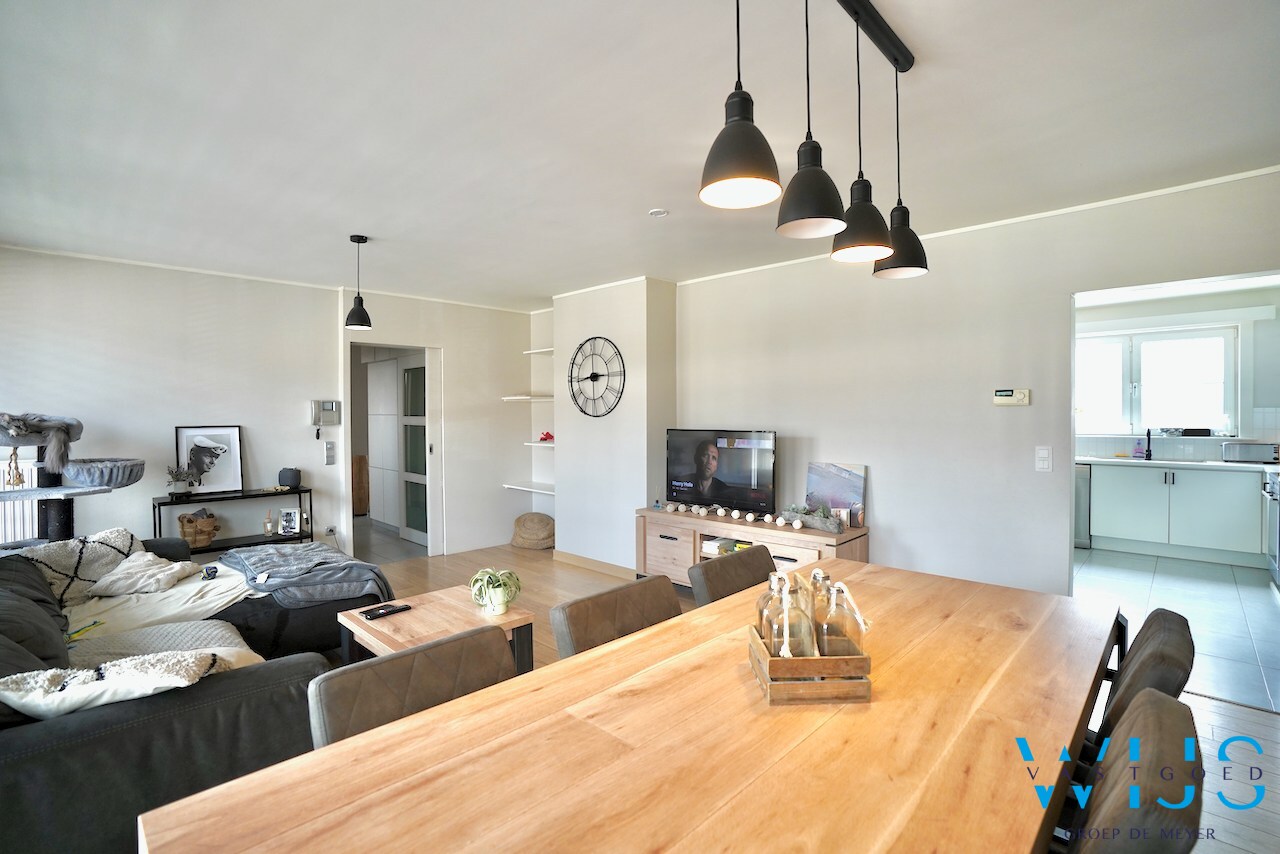 Instapklaar en verrassend ruim appartement op toplocatie in het centrum van Ertvelde! 