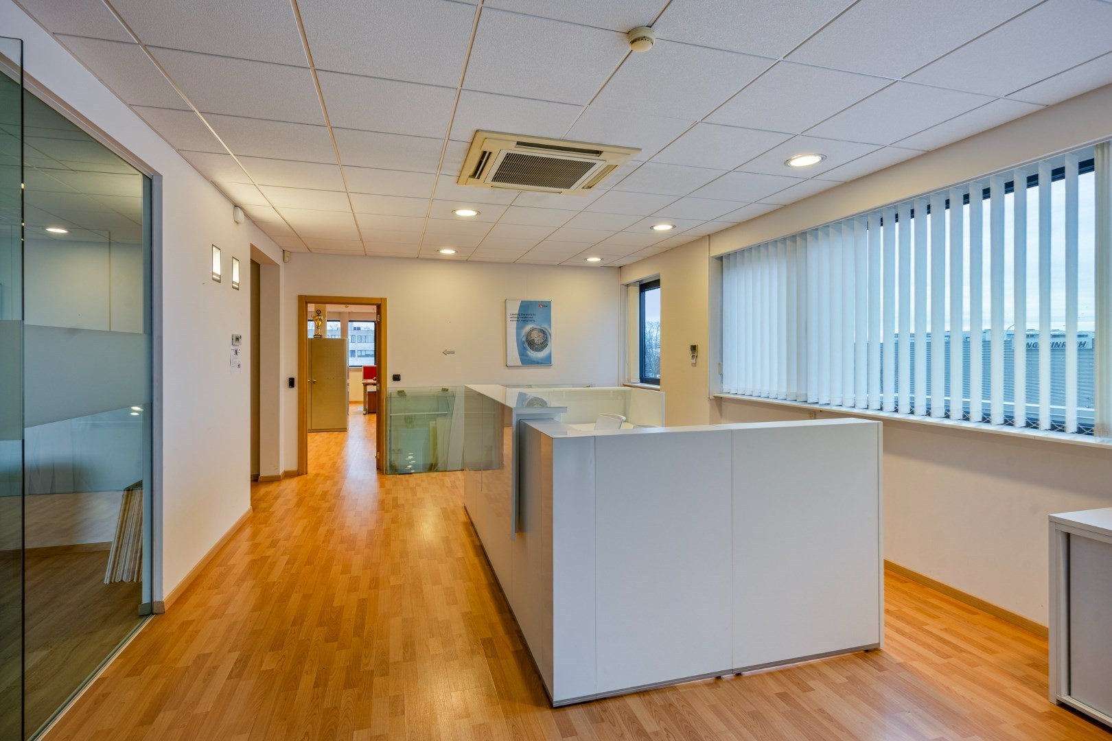 Kantoor te koop in het industriepark te Haasrode/Heverlee met 14 parkings - opp. 626 m² - verkoop van aandelen 