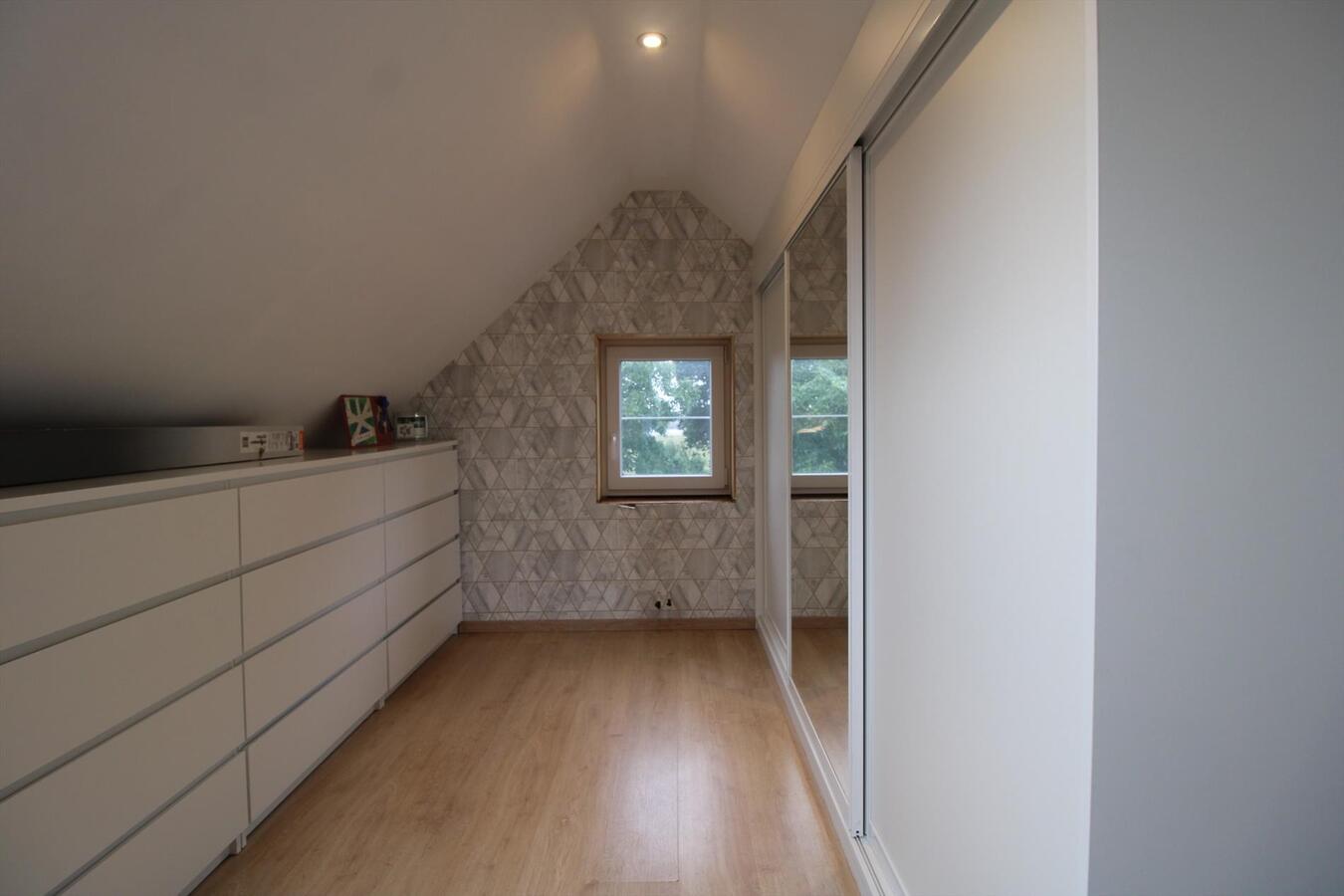 Alleenstaande woning met 3 slaapkamers te Woumen 