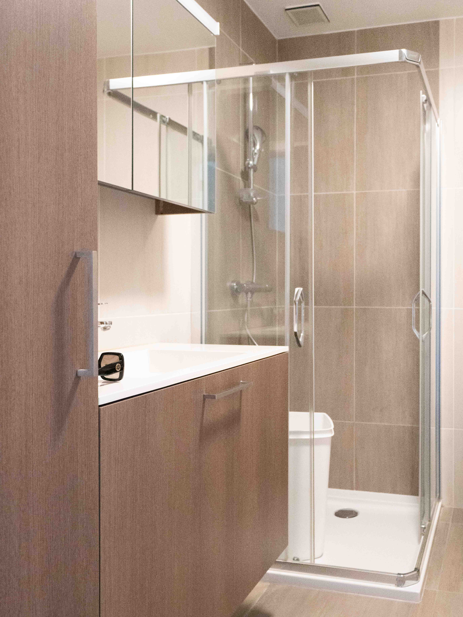 Zéér ruime en recente woning met 3 kamers en 2 badkamers 