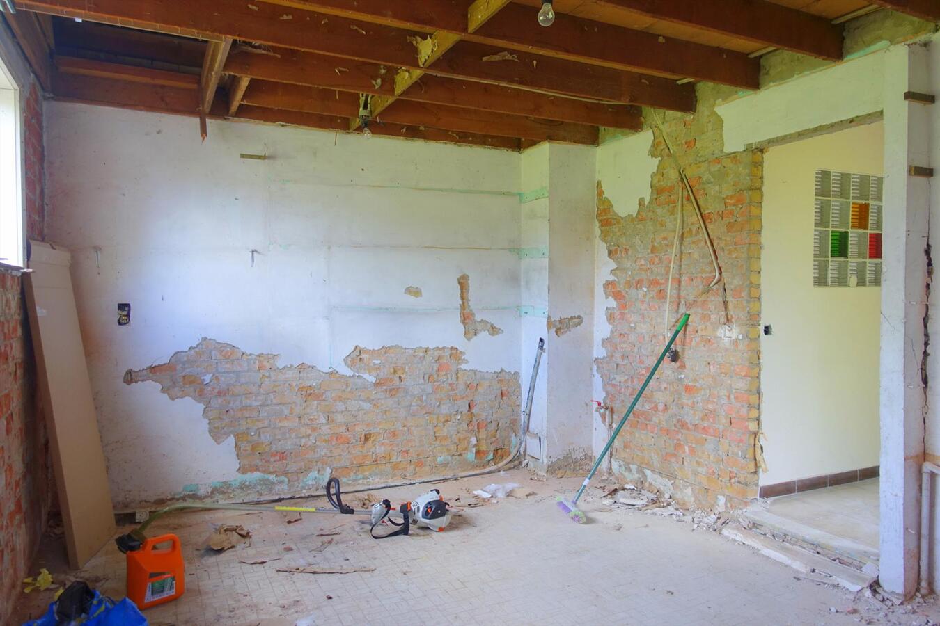 Te renoveren bungalow op topligging 