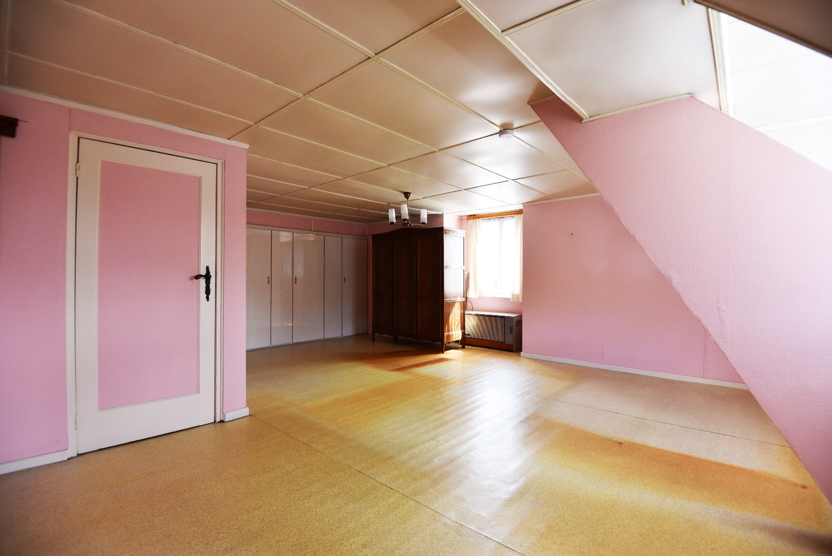 Ruime vrijstaande woning nabij Maldegem centrum 