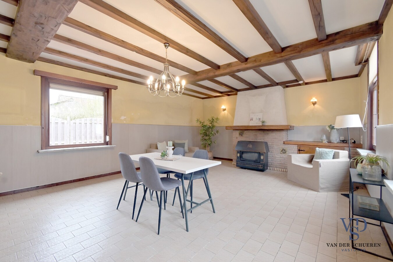 Te renoveren woning met centrale ligging 