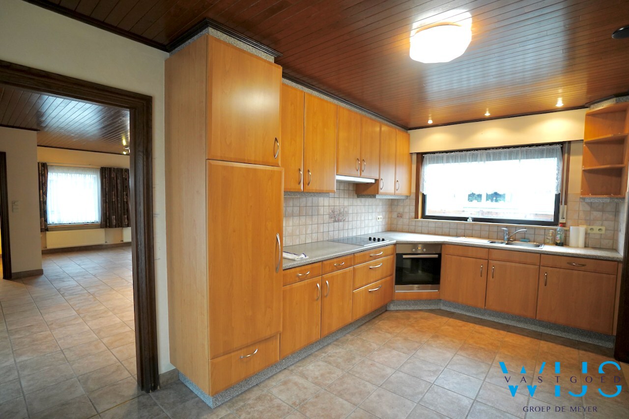 Super gezellig woonhuis met ruime garage te Boekhoute ! 