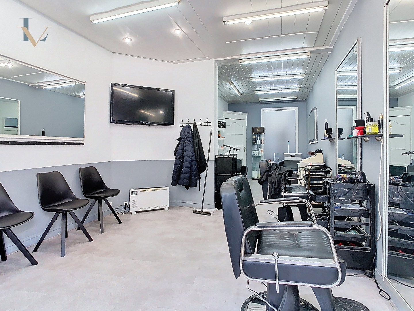 e renoveren opbrengsteigendom met handelspand en woonunits/ ook geschikt als projectgrond 