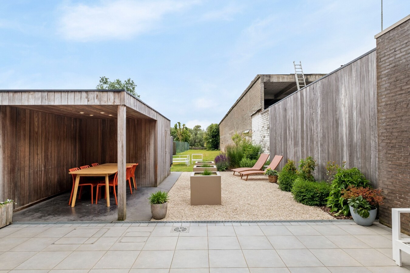 Fantastische instapklare woning met grote tuin te Heule ! 