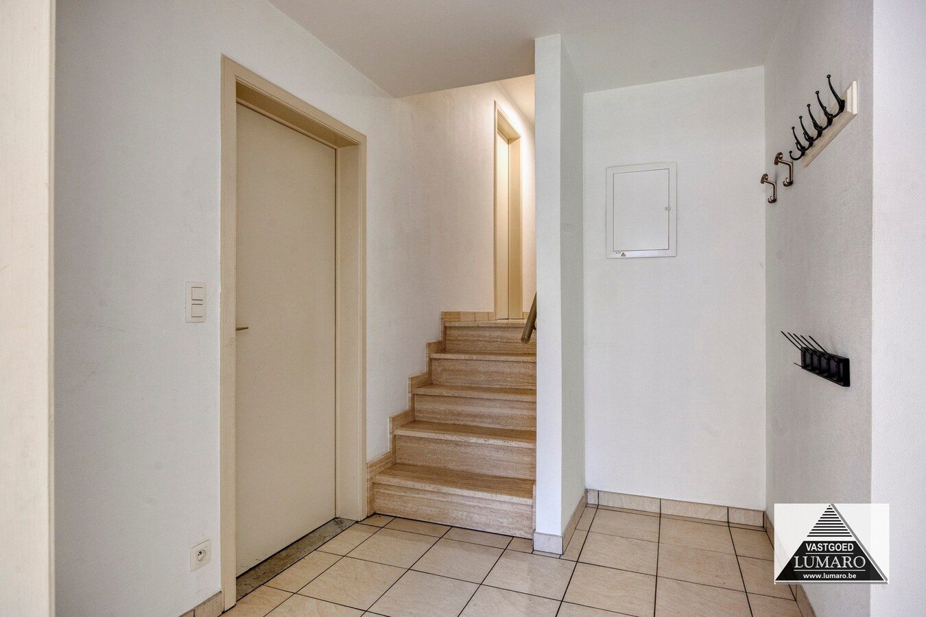 Gelijkvloers appartement met 3 slaapkamers, en ruime garage 