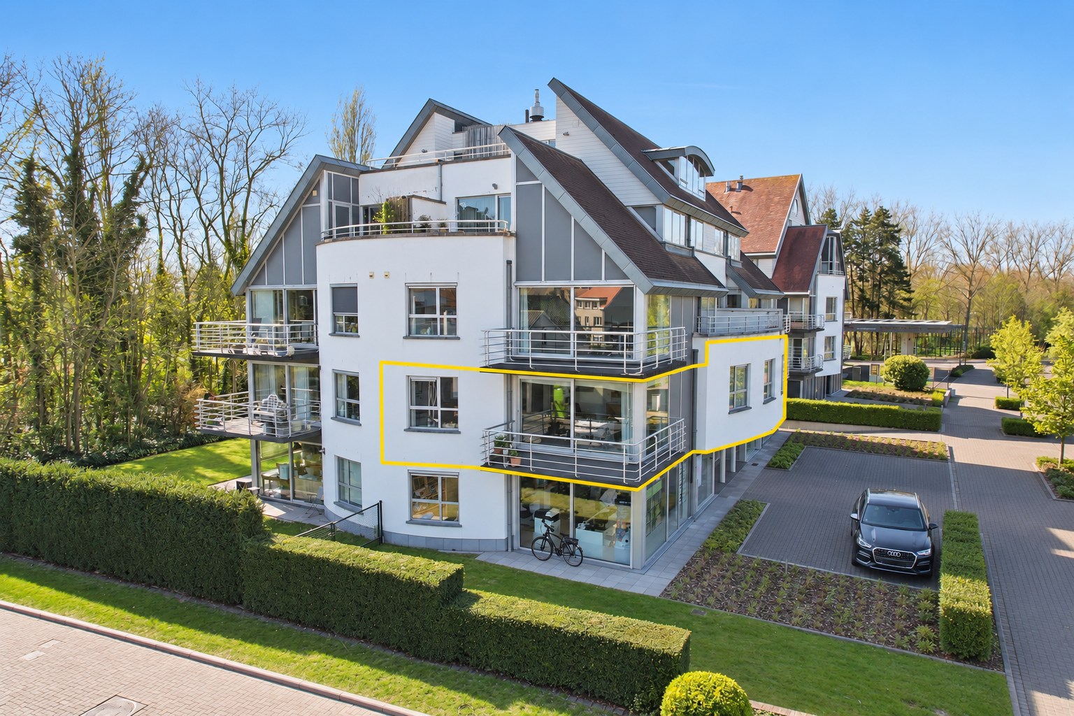 Instapklaar 2-slaapkamerappartement (89m² + 8m² terras) nabij de haven van Nieuwpoort. 