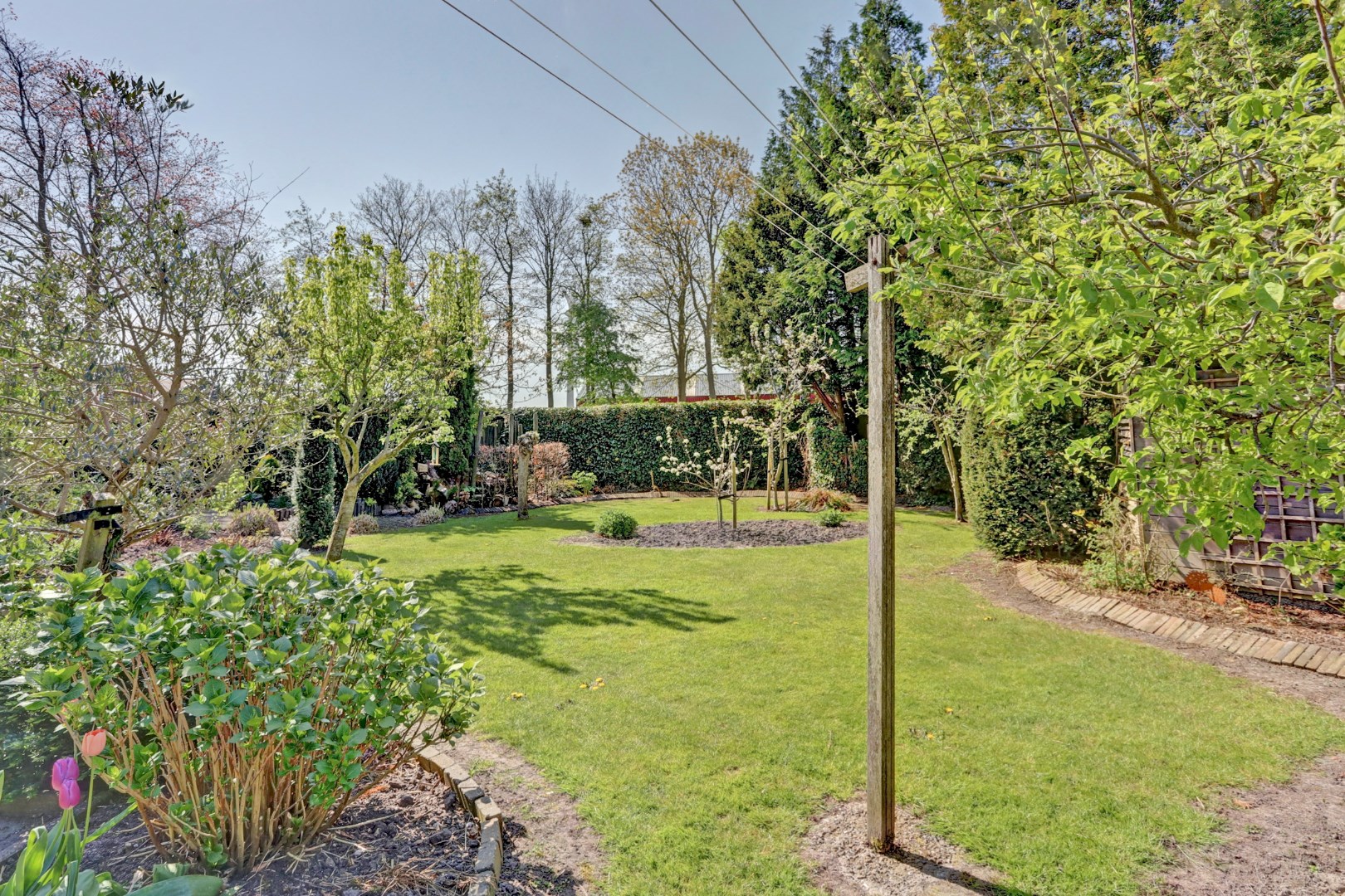 Eengezinswoning verkocht | onder voorbehoud in Oudebildtzijl