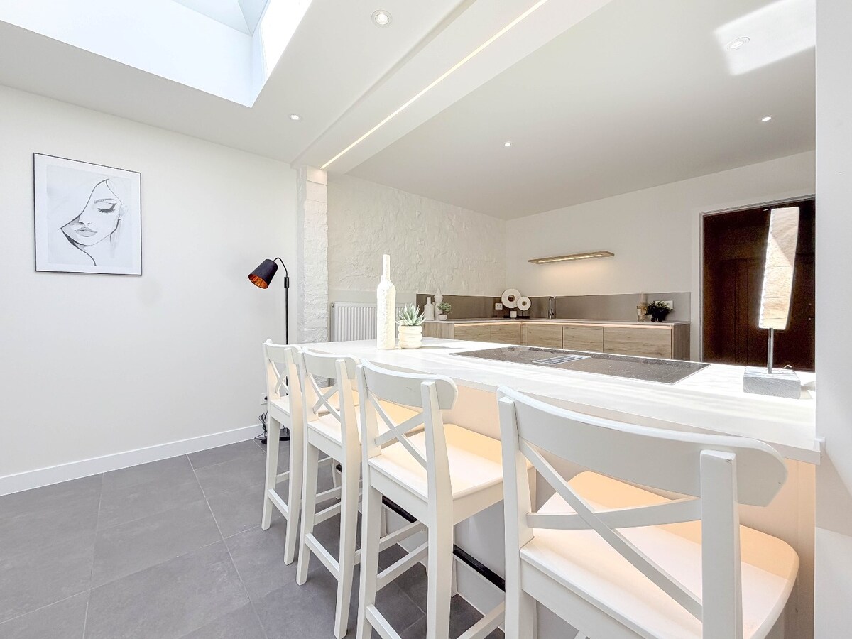 Prachtige ruime woning met grote zonnige tuin !    **** NONO INSPIRED **** 