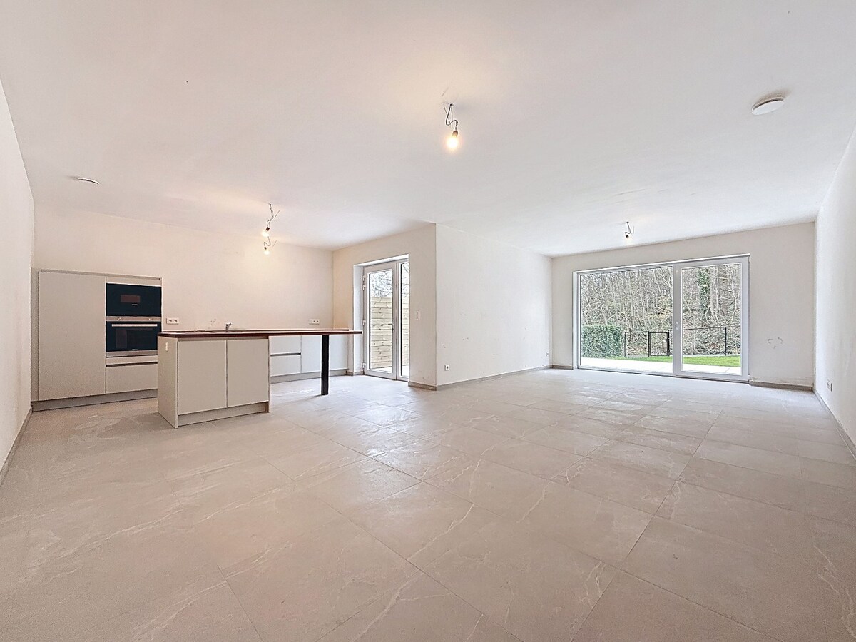 Tiptop afgewerkte nieuwbouw BEN-woning te St-L-Houtem, 6% BTW mogelijk 