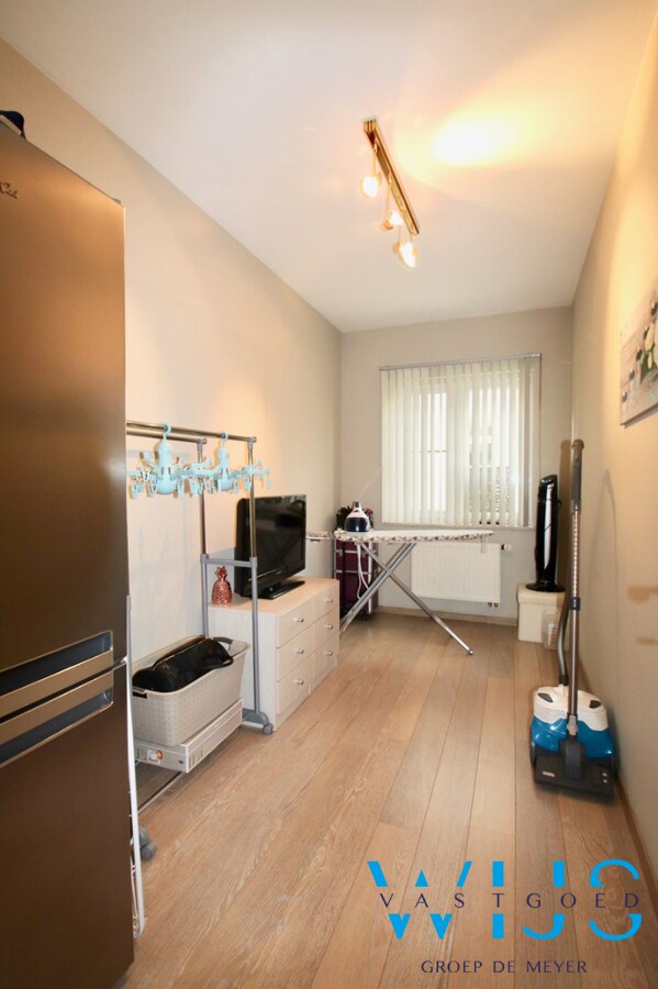 GELIJKVLOERS appartement met 2 slaapkamers &amp; garage te Ertvelde! 