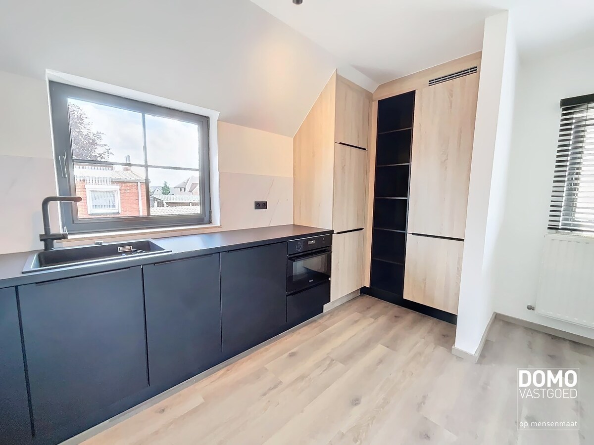 DUPLEX APPARTEMENT MET 2 SLAAPKAMERS EN 2 GARAGES TE DIEPENBEEK 