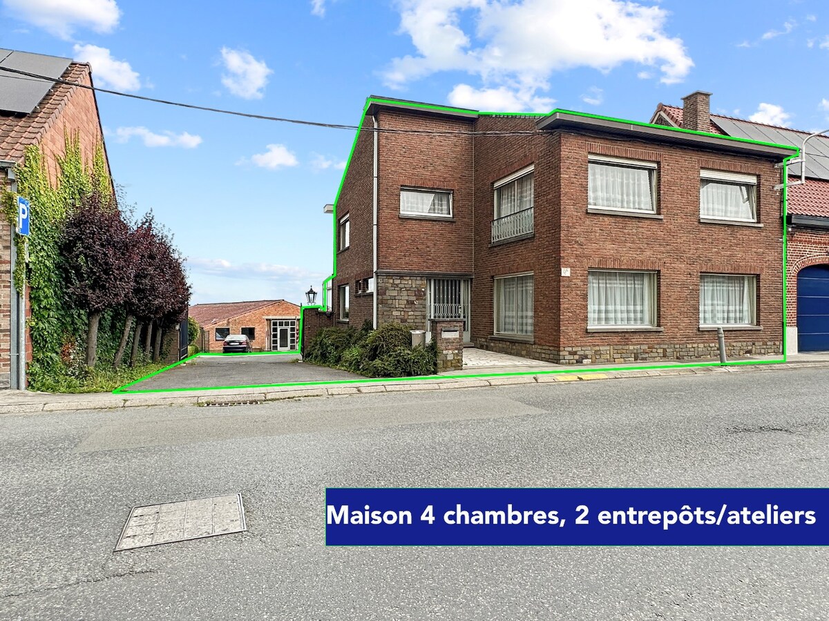 Ensemble immobilier avec maison et deux ateliers/entrepôts, RARE à la VENTE ! 