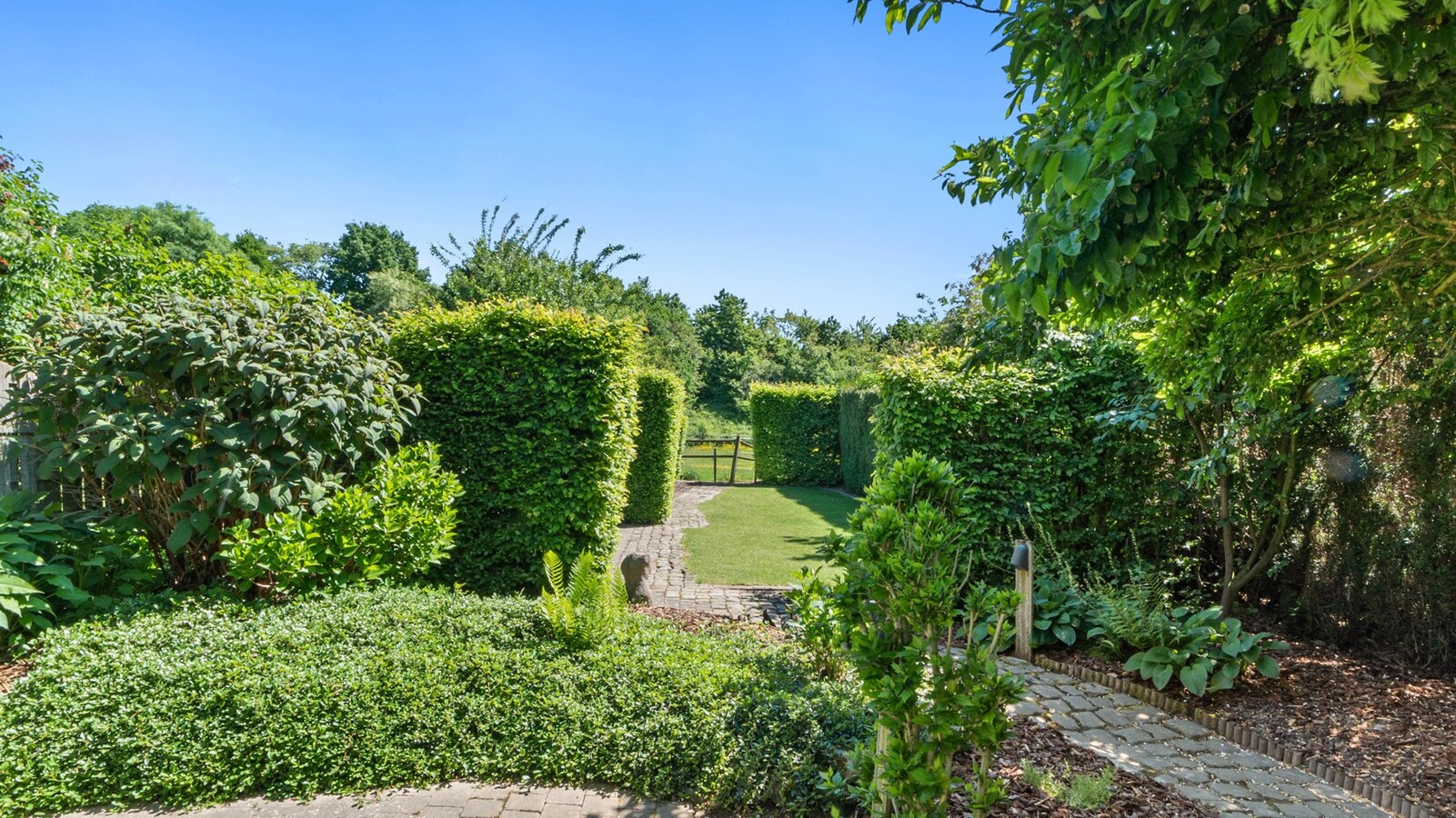 Volledig gerenoveerde, instapklare woning vlakbij Maastricht 