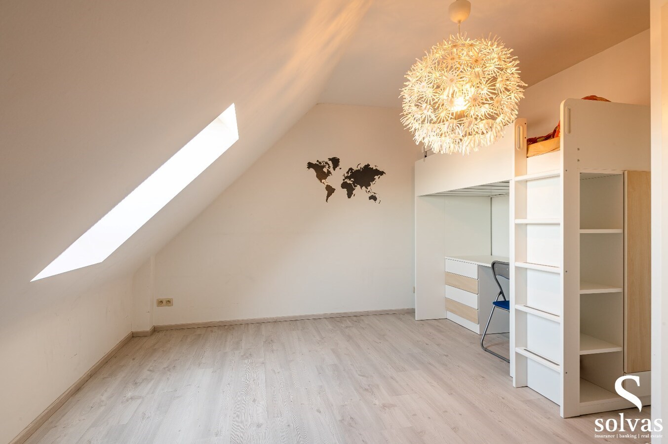 Ruim 3-slaapkamer appartement te Aalter! 