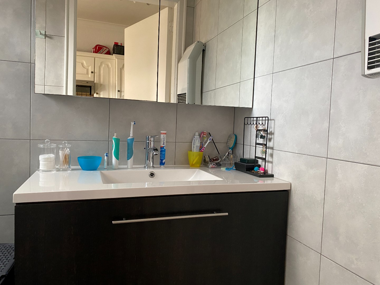 Ruime halfopen woning met tuin en garage op zeer rustige ligging! 