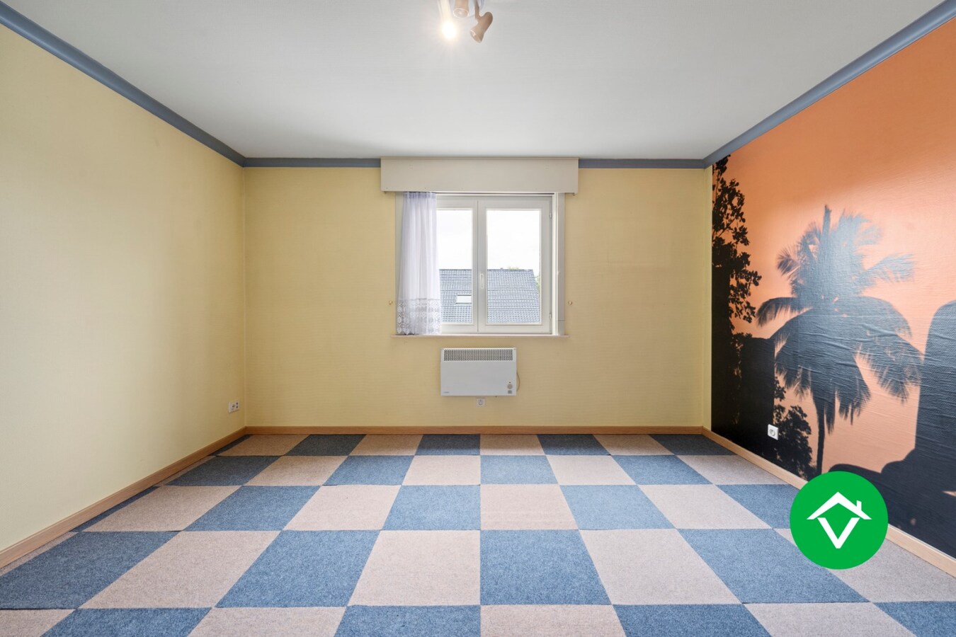 Kloeke woning met 4 slaapkamers in een woonwijk te Ichtegem. 