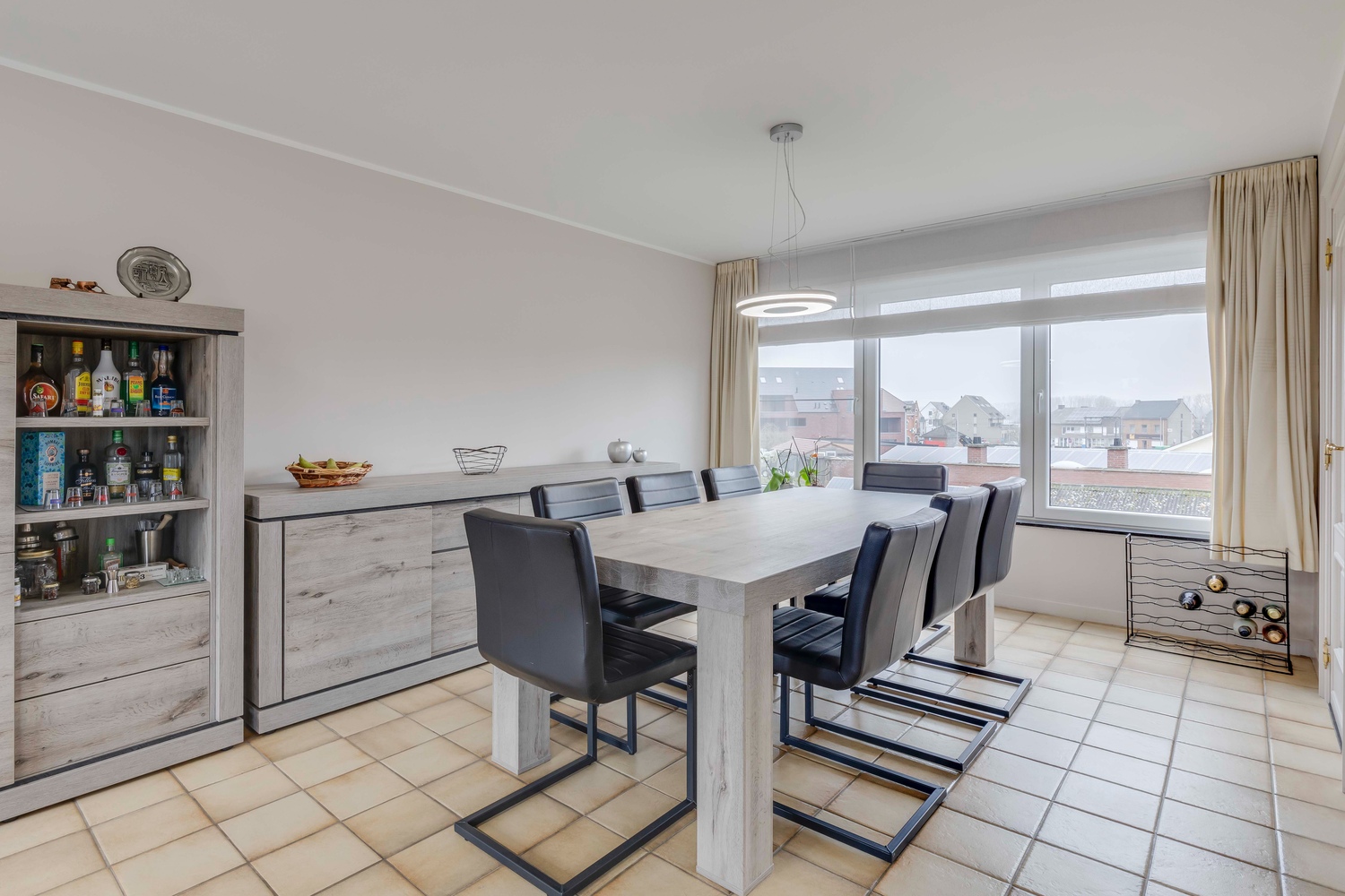 Instapklare woning (bel-étage) met 3 slpks ,centrum Burst 