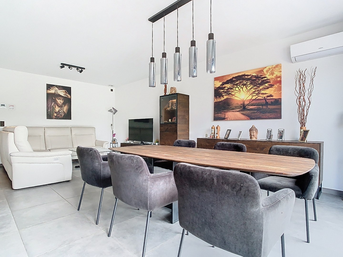 Recent gelijkvloers appartement met tuin, 2 slaapkamers en dressing 