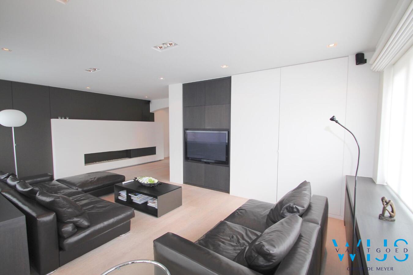 Schitterend karaktervol woonhuis met 5 slaapkamers in Assenede ! 