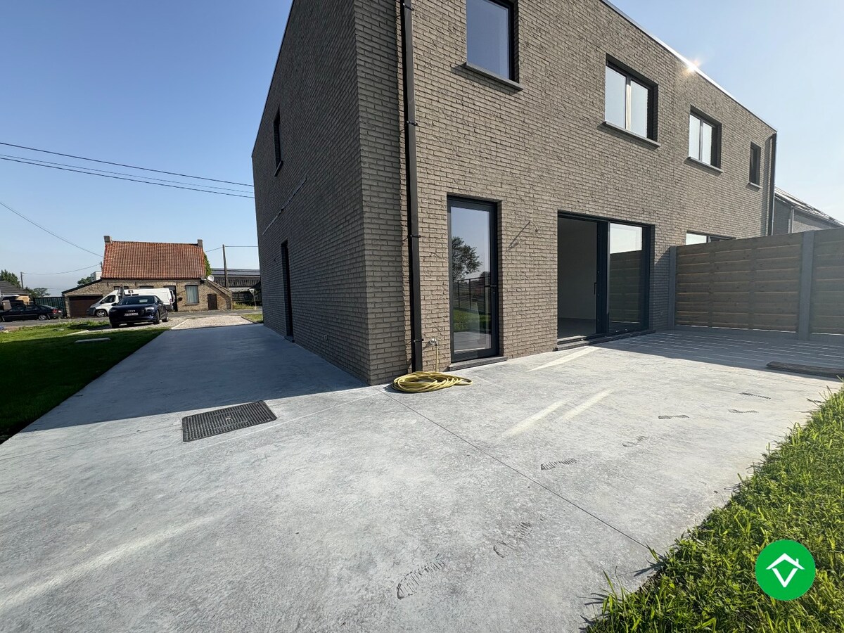 TE HUUR – Energiezuinige nieuwbouwwoning met tuin 