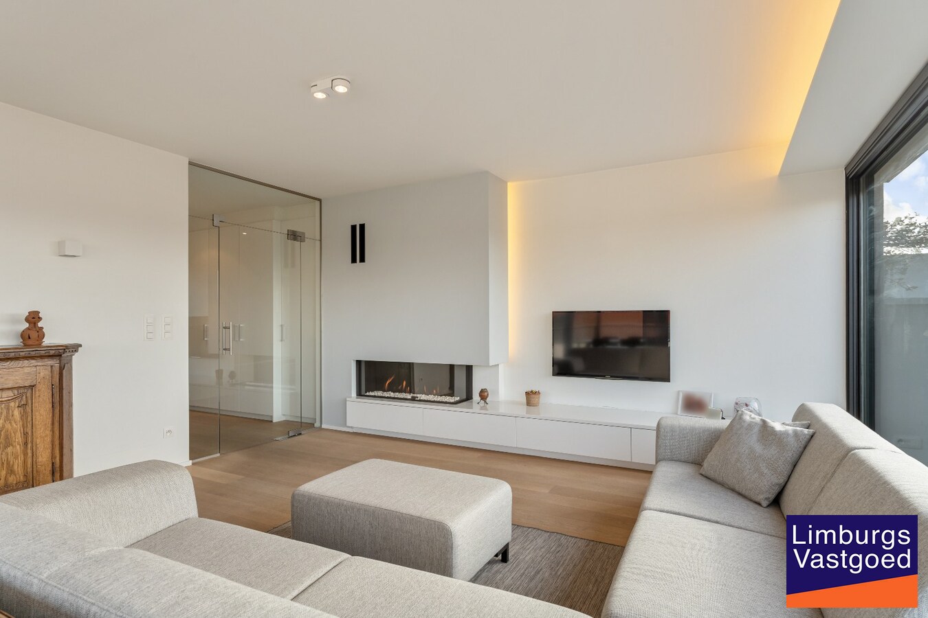 Exclusief penthouse met ruim terras, 2 slpk, dubbele autostaanplaats, centrum Genk 