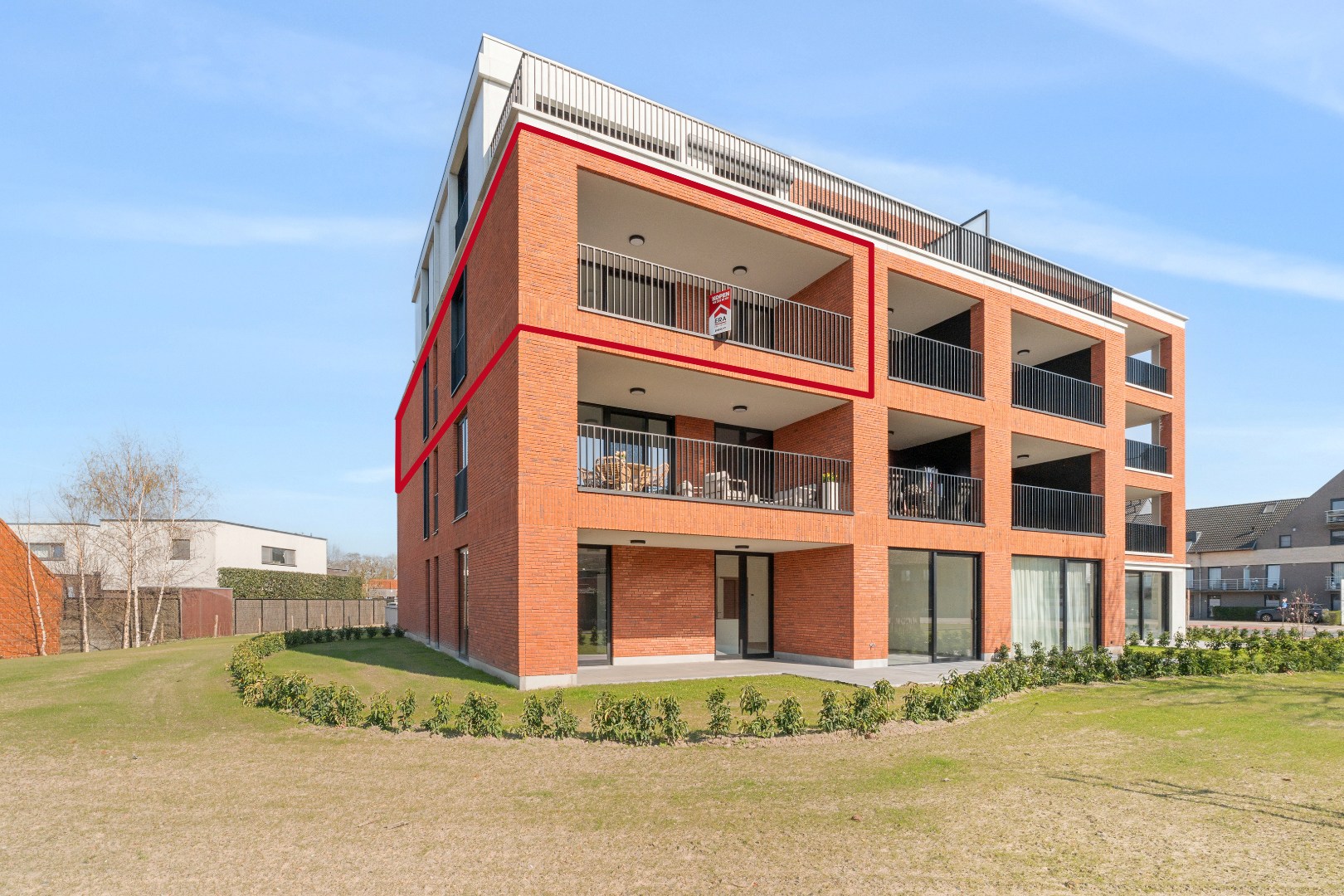 Nieuwbouwappartement met twee slaapkamers, terras en ondergrondse autostaanplaats te koop in Zulte 