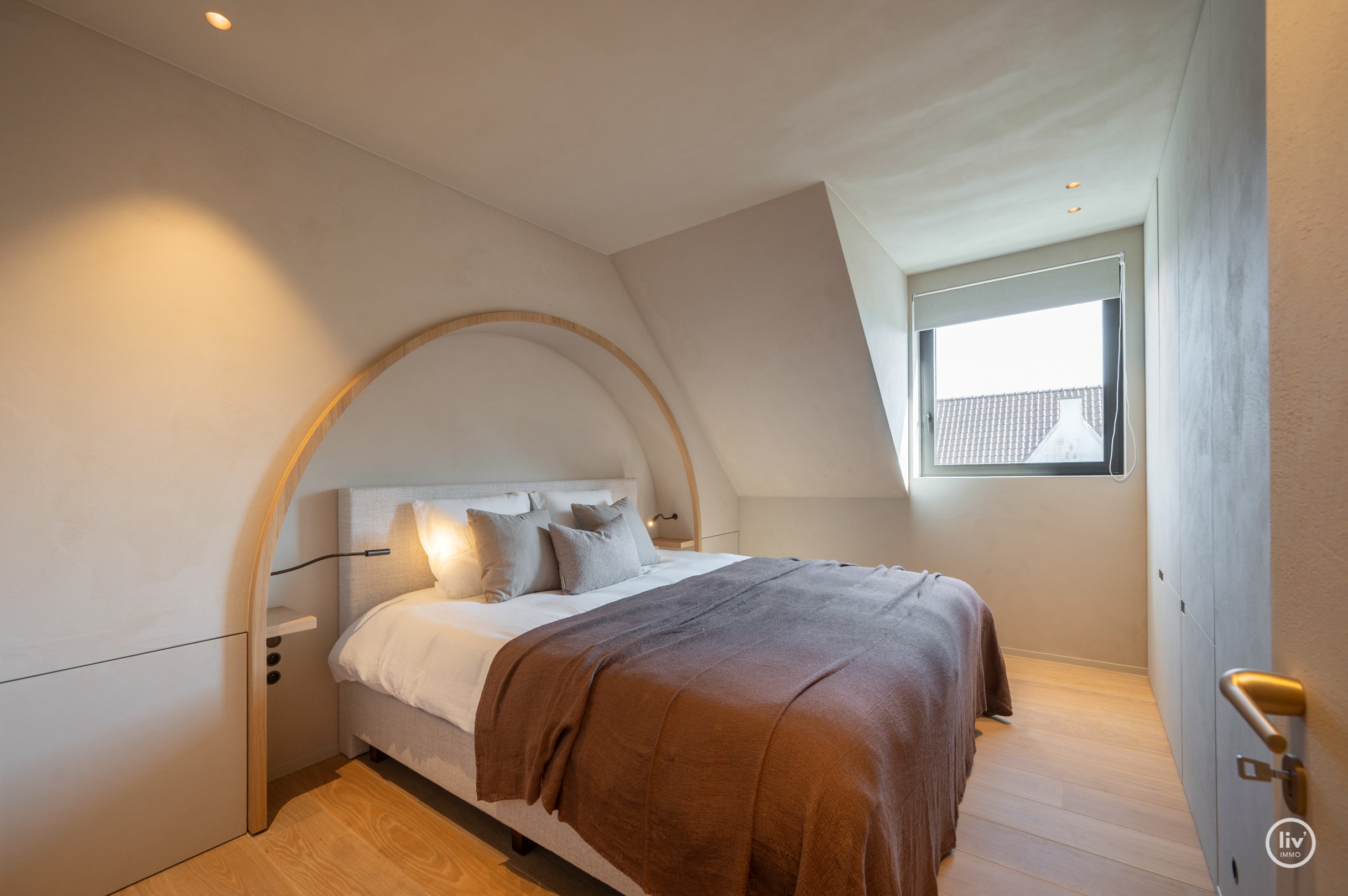 Luxe, comfort kortom een prachtig gerenoveerde woning in hartje Knokke. 