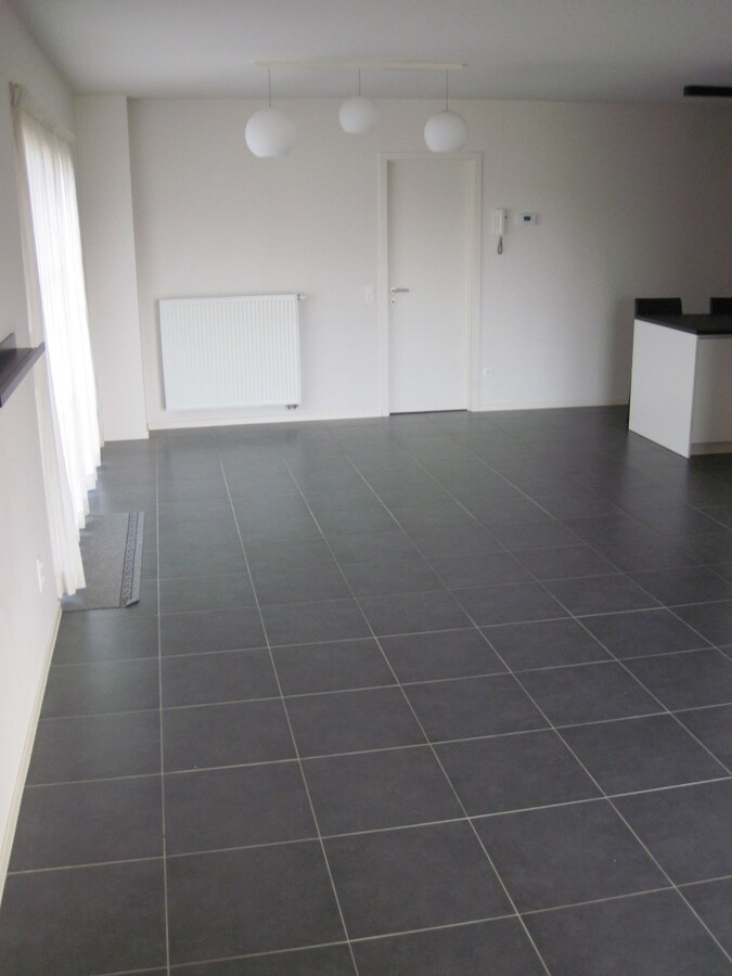 Hedendaags 2-slpk-appartement met groot terras 
