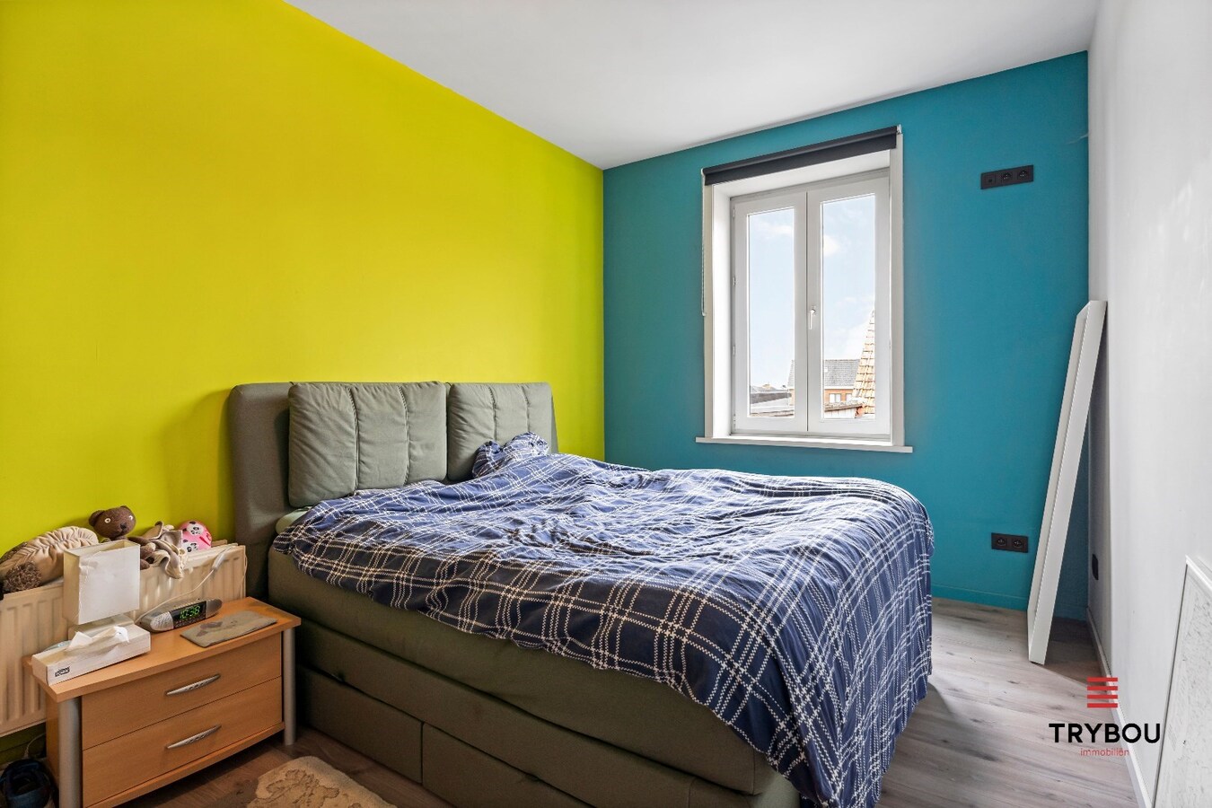 Prachtig handelspand met woonst op centrale ligging te Merkem. 