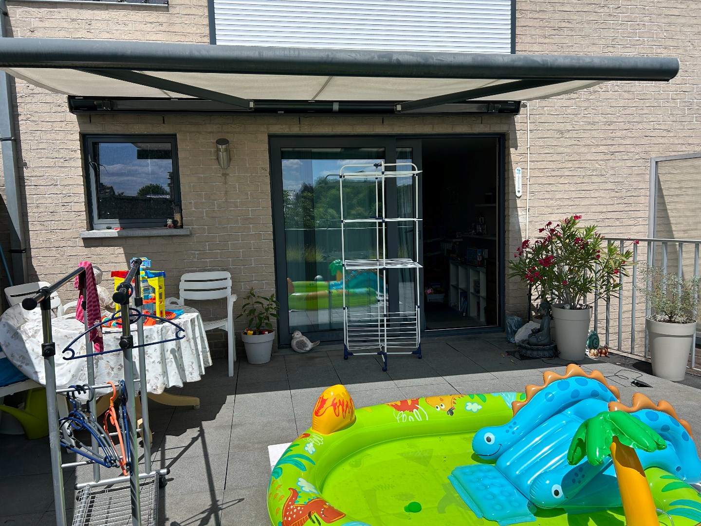 Aangenaam appartement met garage en groot terras 