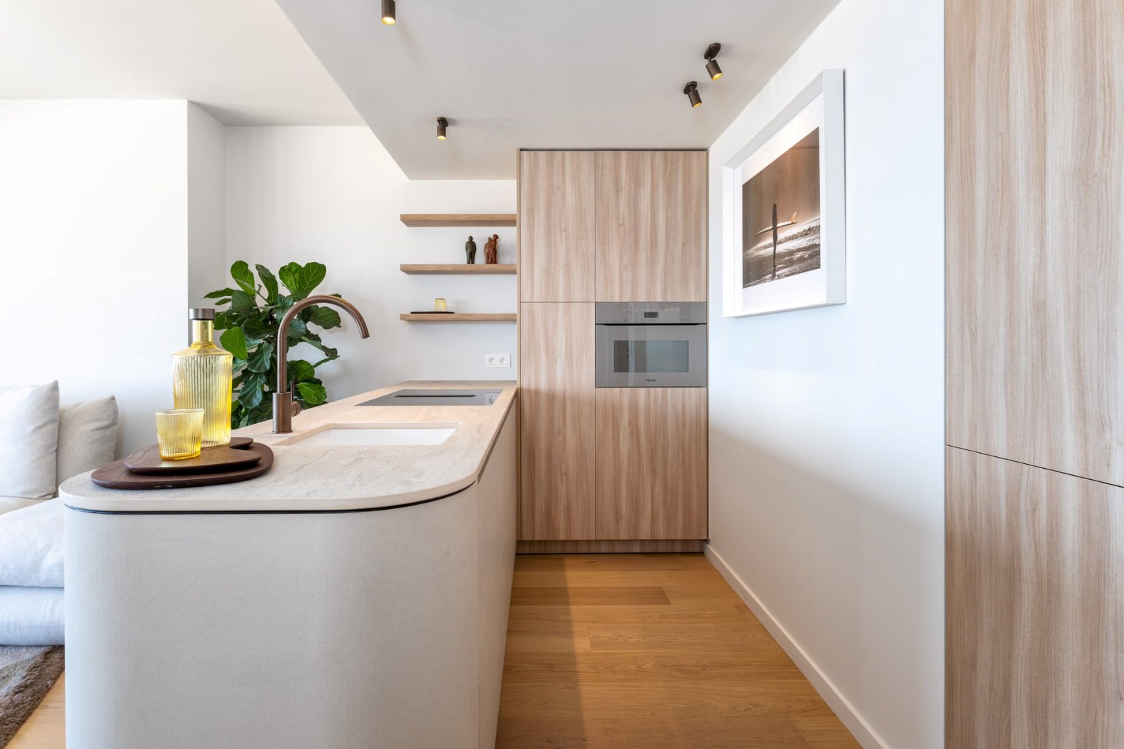 APPARTEMENT HAUT DE GAMME DE 2 CHAMBRES AVEC TERRASSE ET VUE SUR MER 