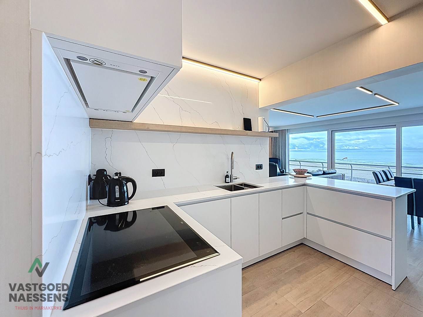 SCHITTEREND VERNIEUWD 3 SLPK APP MET ZICHT OP ZEE EN TERRAS 