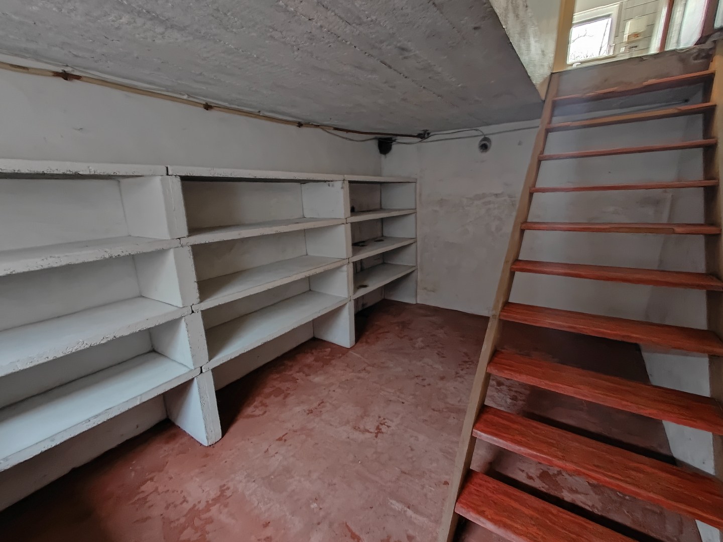 Halfopen woning met tuin en garage op 385 m² 