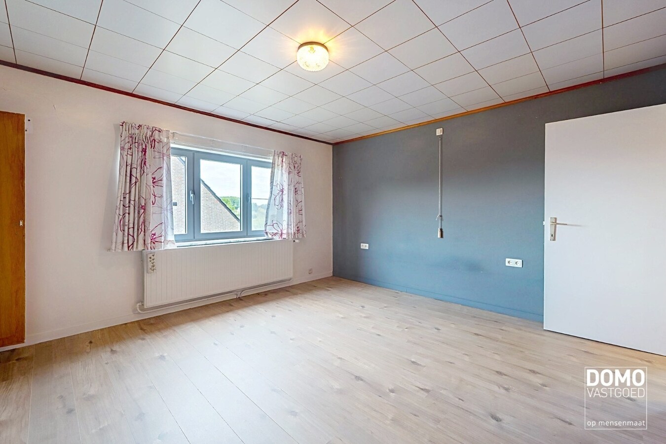 Ruime woning met weiland te koop te Alken 