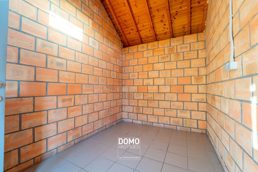 Wonen in alle rust: instapklare open bebouwing met ruime zonnige tuin te Stokrooie 