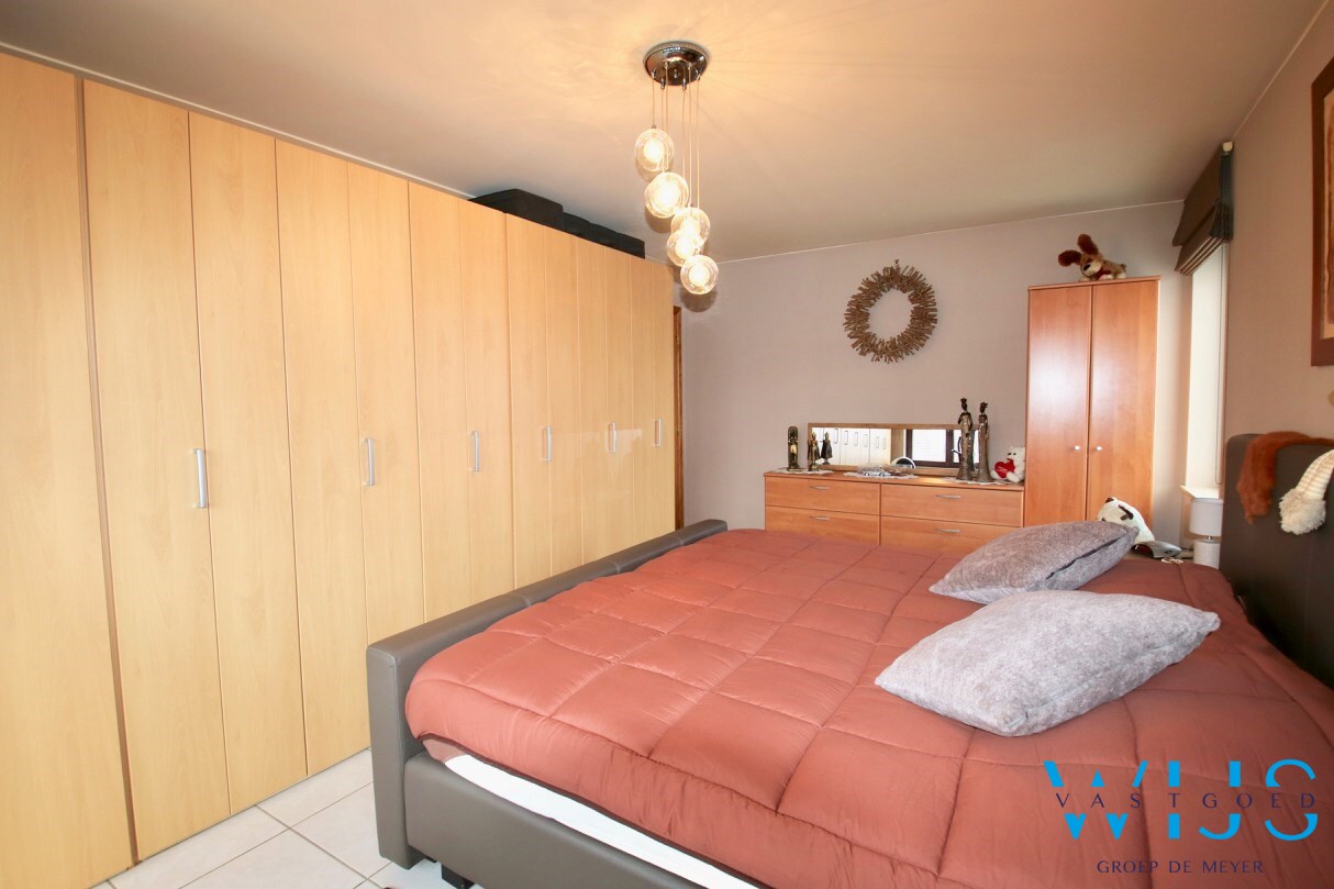 Ruim &amp; energiezuinig 2 slaapkamerappartement te EVERGEM ! 