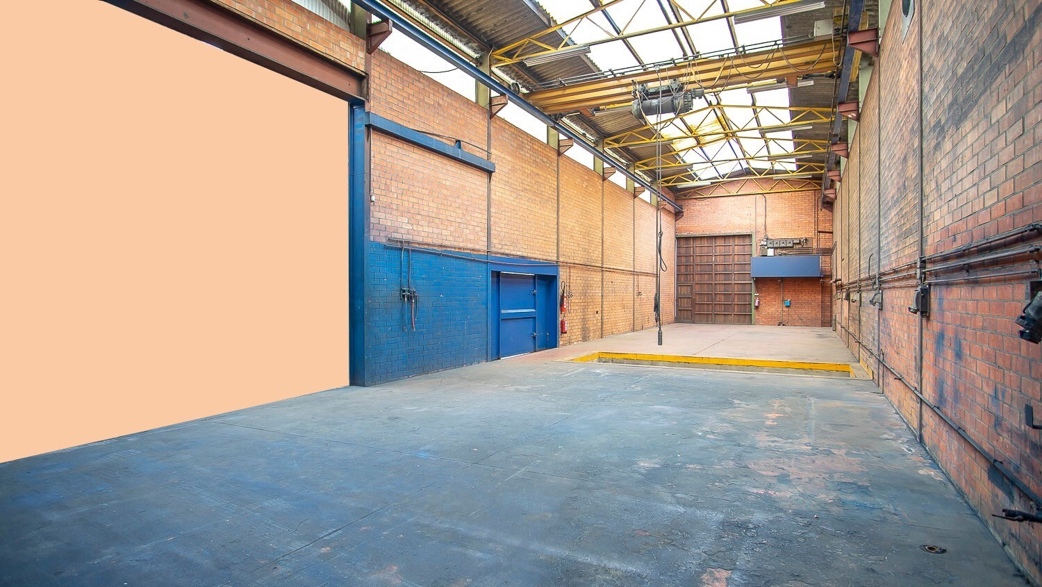 Zeer vlot bereikbaar industriegebouw 300 m² + burelen 
