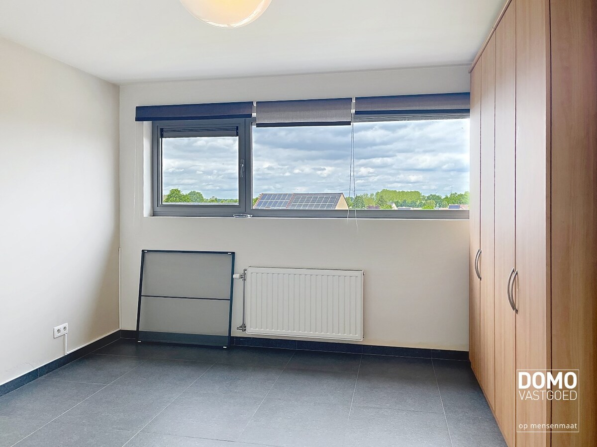 LICHTRIJK DUPLEXAPPARTEMENT MET ZUIDGERICHT TERRAS TE KERMT 