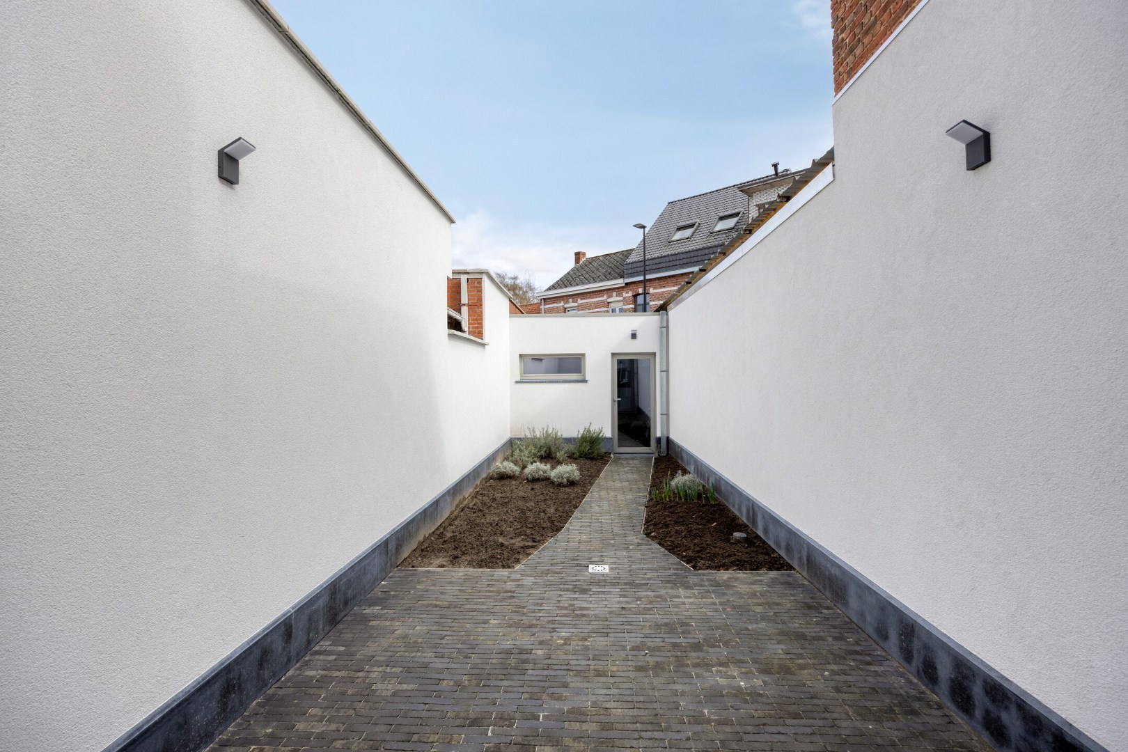 Parel met garage en stadstuin te huur in het centrum van Geel 