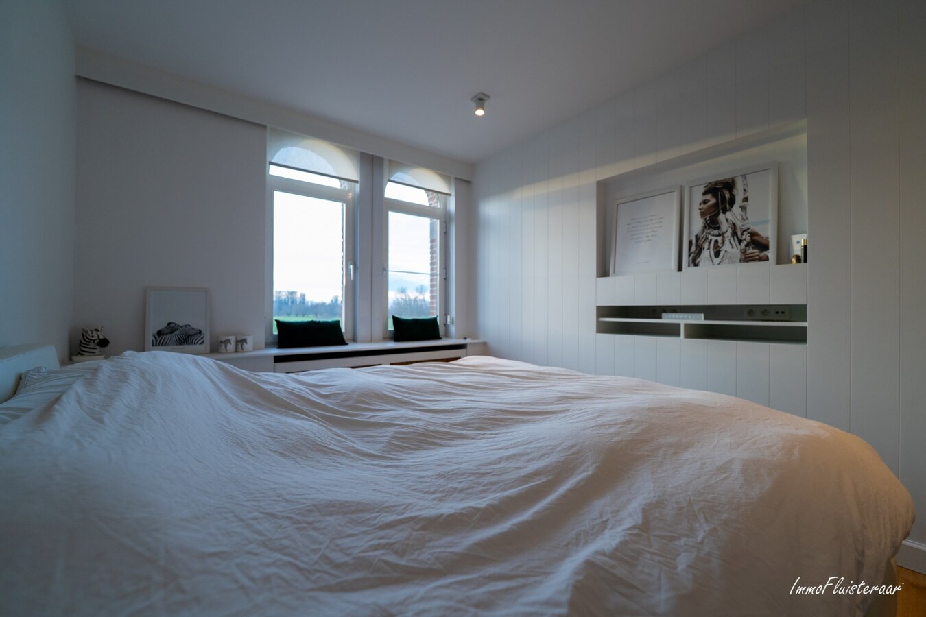 Karakteristieke villa met paardenaccommodatie op ca. 9.680 m2 te Tisselt (Willebroek) 