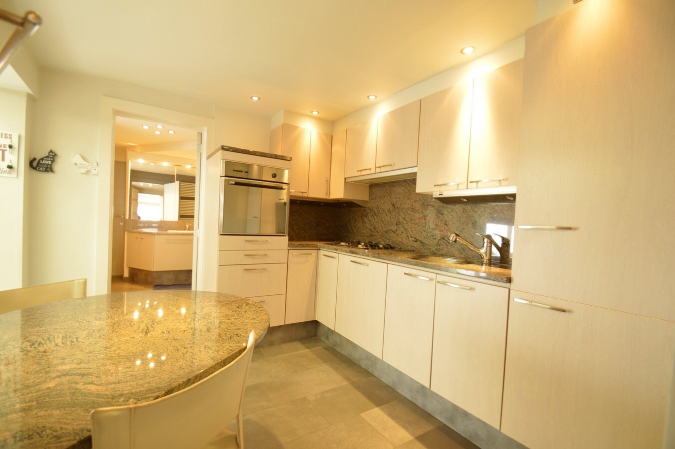 Knappe gezinswoning met dubbele garage - Heist 