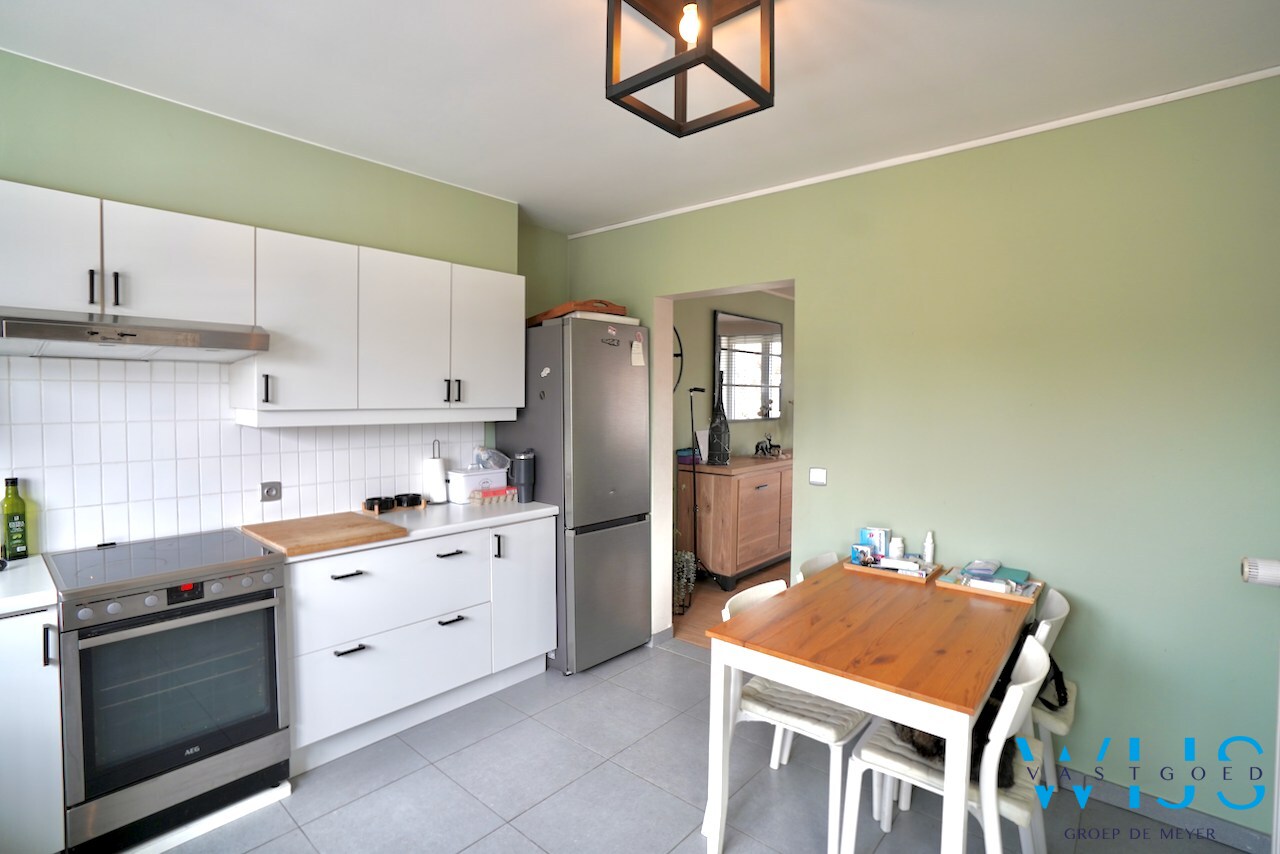 Instapklaar en verrassend ruim appartement op toplocatie in het centrum van Ertvelde! 